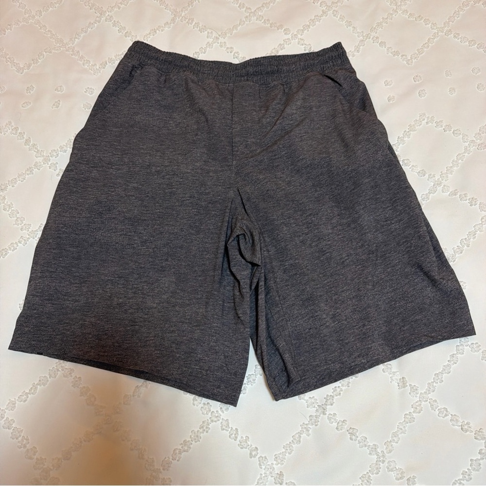 Lululemon Men’s Pace Breaker 9” Shorts Size M Gray Athletic Training Gym Pockets